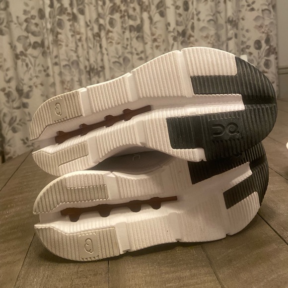 Women’s Cloudnova - Picture 4 of 6